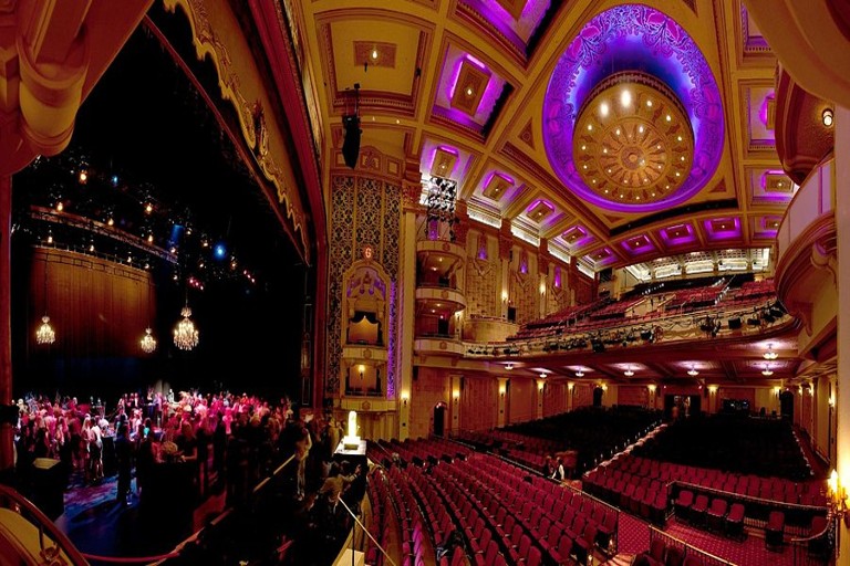 Granada celebra el regreso del cine al aire libre con un ciclo dedicado al cine español clásico